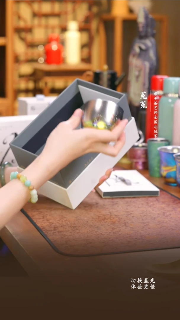纯钛奥伯顿彩钛手工錾刻鸡缸杯