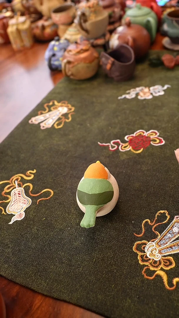 茶壶紫砂白段泥喜鹊