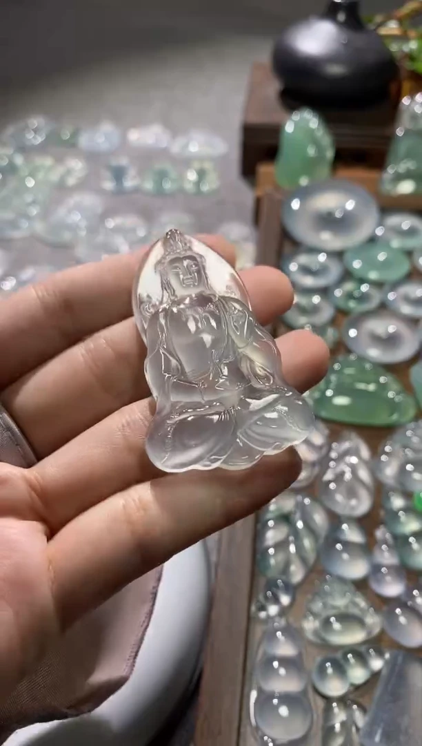 吊坠(不含链)未镶嵌翡翠观音