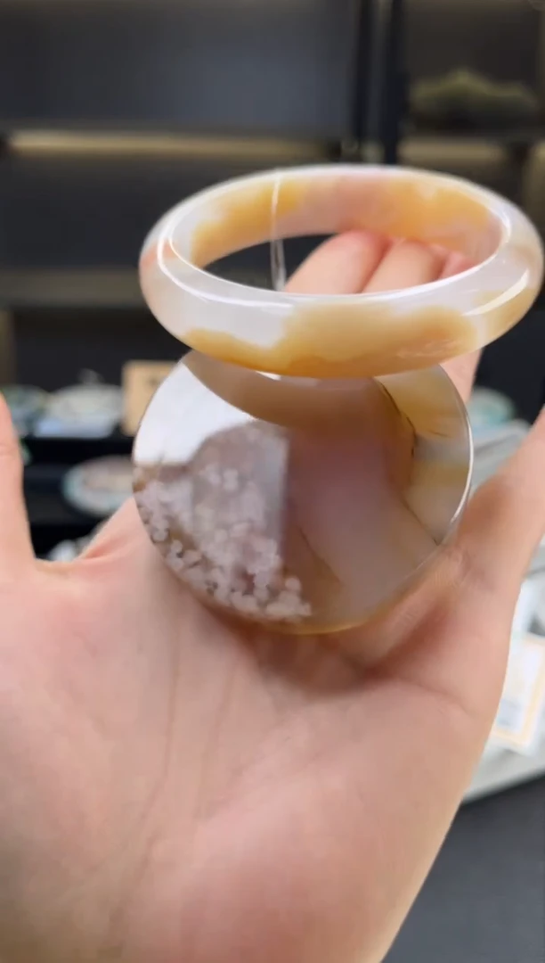 石英质玉手镯未镶嵌61圈口（不退不换）1889098