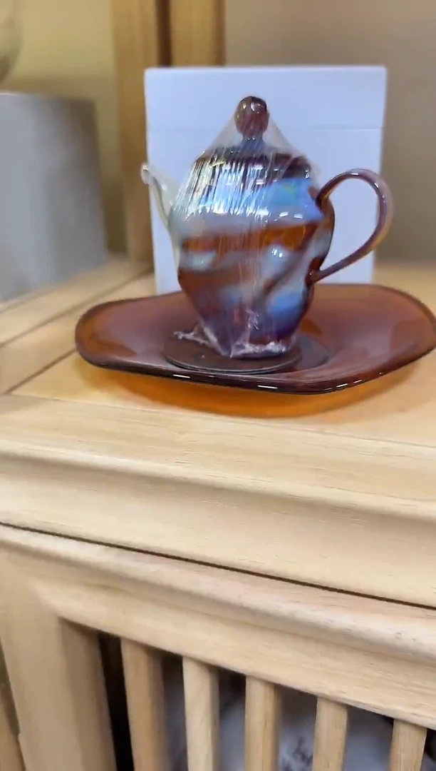 炫彩流转壶琥珀