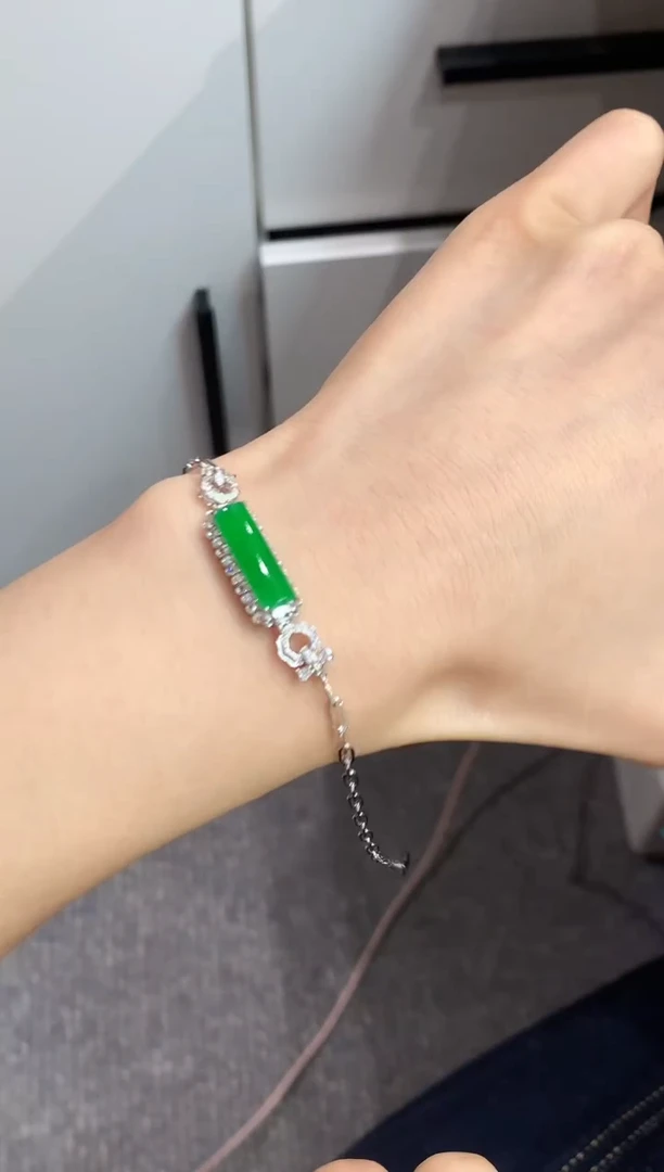 【闪购商品】翡翠手链18K金镶嵌CM 13722