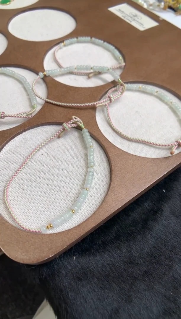 18K金镶嵌手绳翡翠手绳  多样性发其一