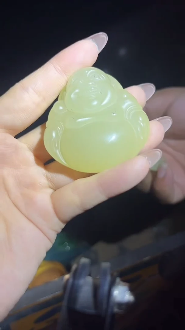 和田玉未镶嵌把件洗了佛.1件.白