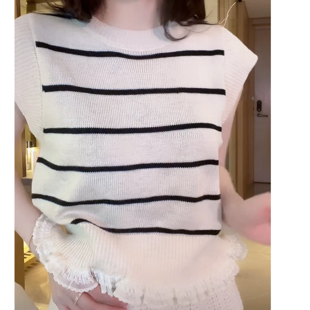 设计感下摆拼接蕾丝圆领毛针织衫女2025新款春夏气质灰色短袖上衣