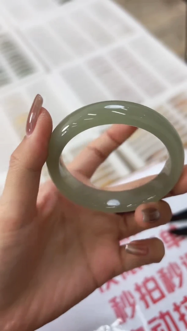 未镶嵌手镯石英质玉56-54D