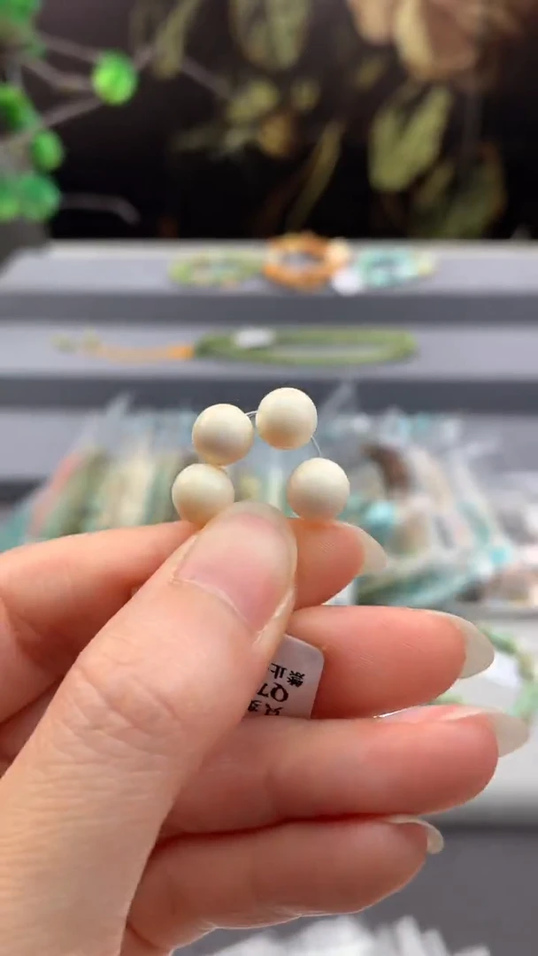 未镶嵌单珠一套南红玛瑙Q25