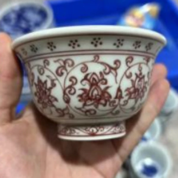 【非遗茶空间】景德镇作品占春生窑君墨雅玩全红缠枝压手杯-jmyw23