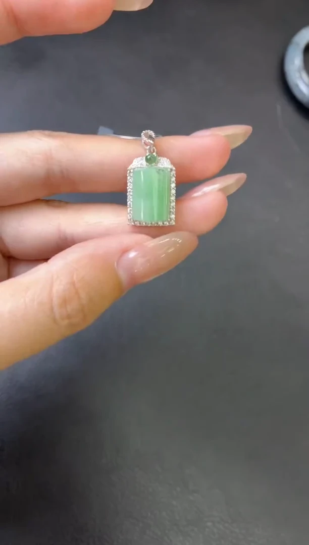 吊坠(不含链)银S925镶嵌翡翠吊坠 多样性发一件