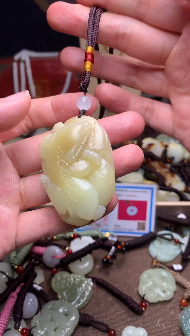 颈饰未镶嵌和田玉新疆料青海料清水和田玉吊坠