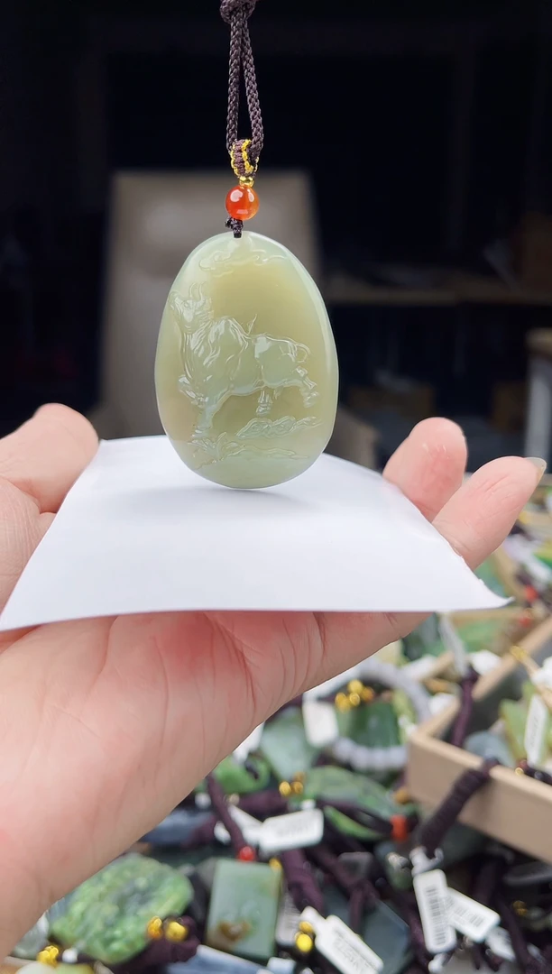 颈饰未镶嵌和田玉1