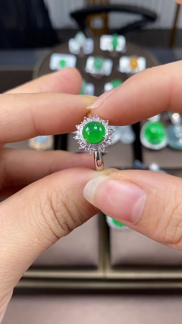 【闪购商品】翡翠戒指18K金镶嵌翡翠戒指