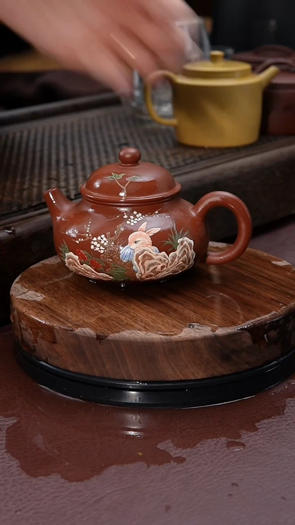 【闪购商品】紫砂茶壶泥绘容天兔紫砂壶