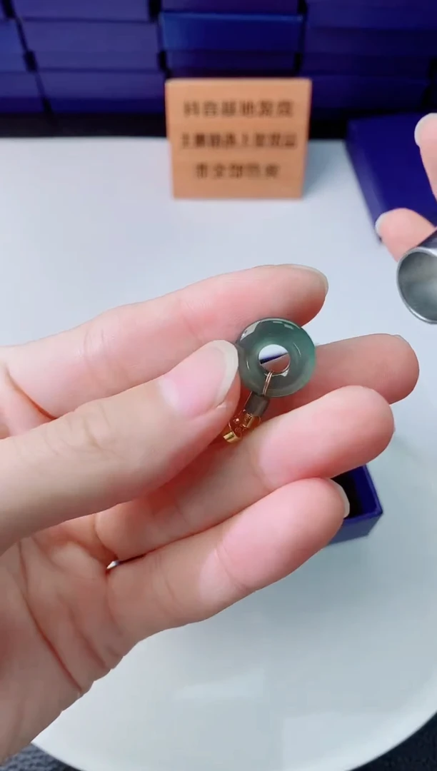 翡翠未镶嵌颈饰1111111