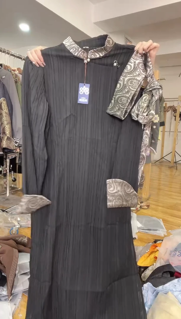 XL码     130斤   袍子