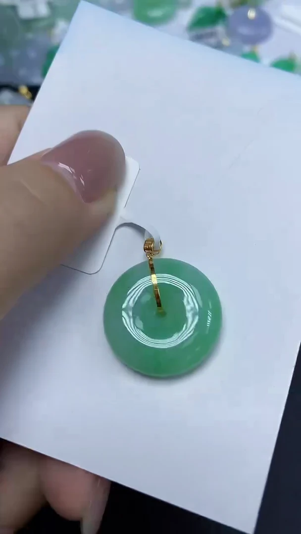 翡翠18K金镶嵌颈饰天然缅甸翡翠A货