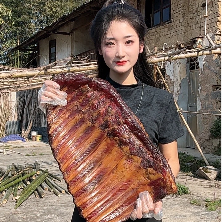 【全家福现称链接】农家土猪大排骨，肉质紧实，所有搭配以直播间为准