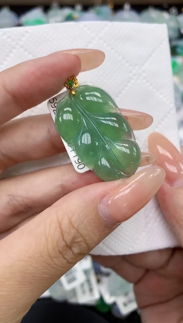 颈饰18K金镶嵌翡翠11111111111