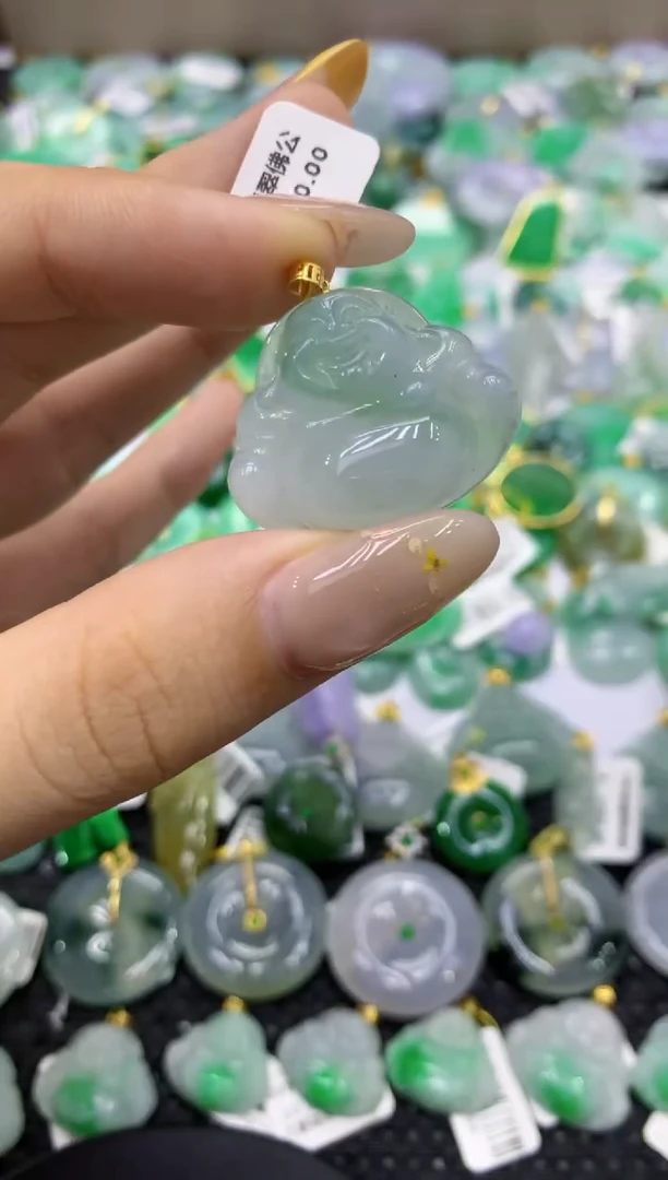 颈饰18K金镶嵌翡翠天然缅甸翡翠A货