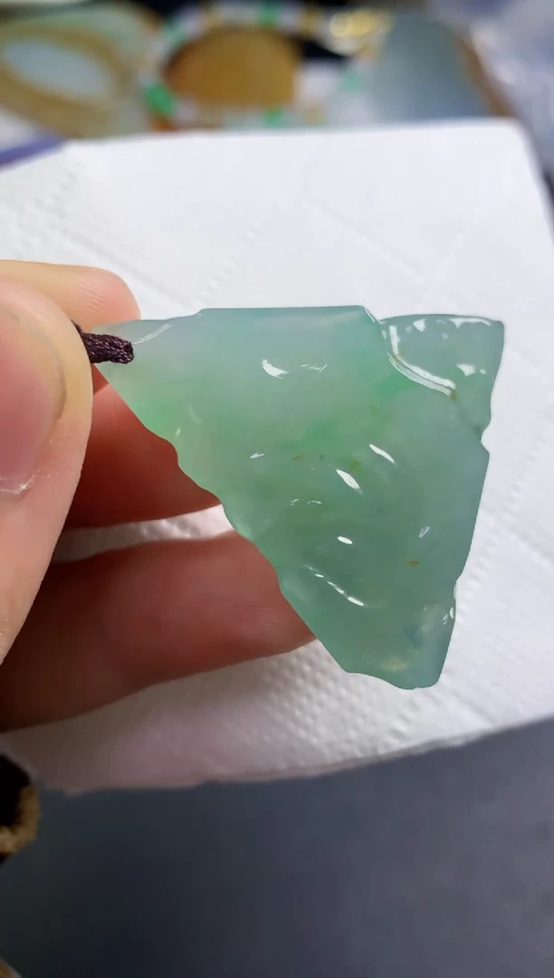 颈饰未镶嵌翡翠