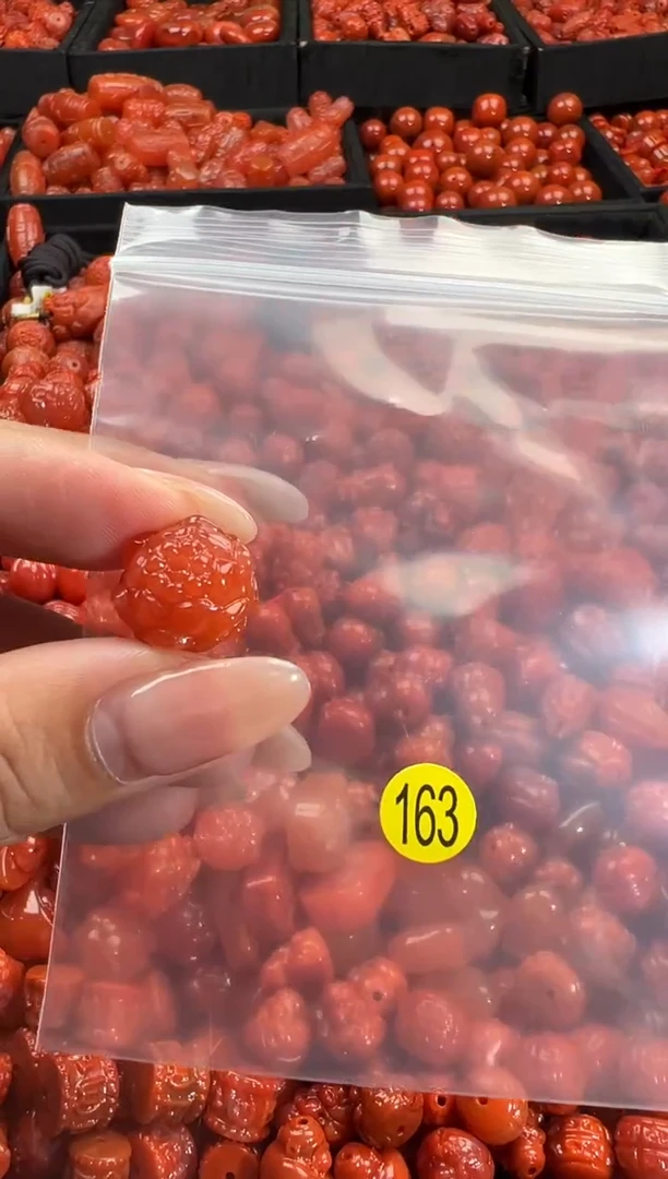 颈饰未镶嵌南红玛瑙1