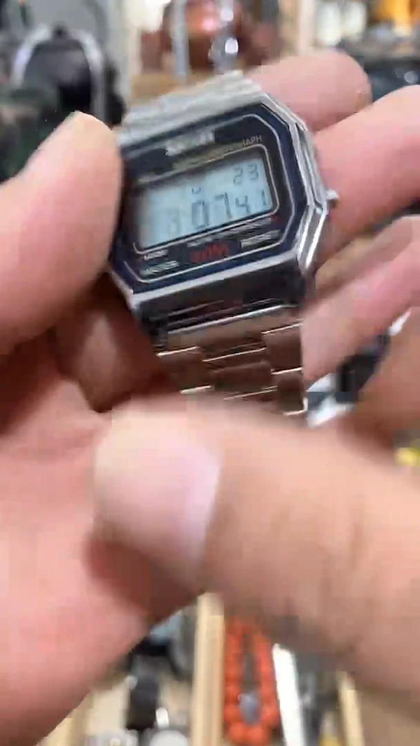 瓷片闪购商品  如图所示