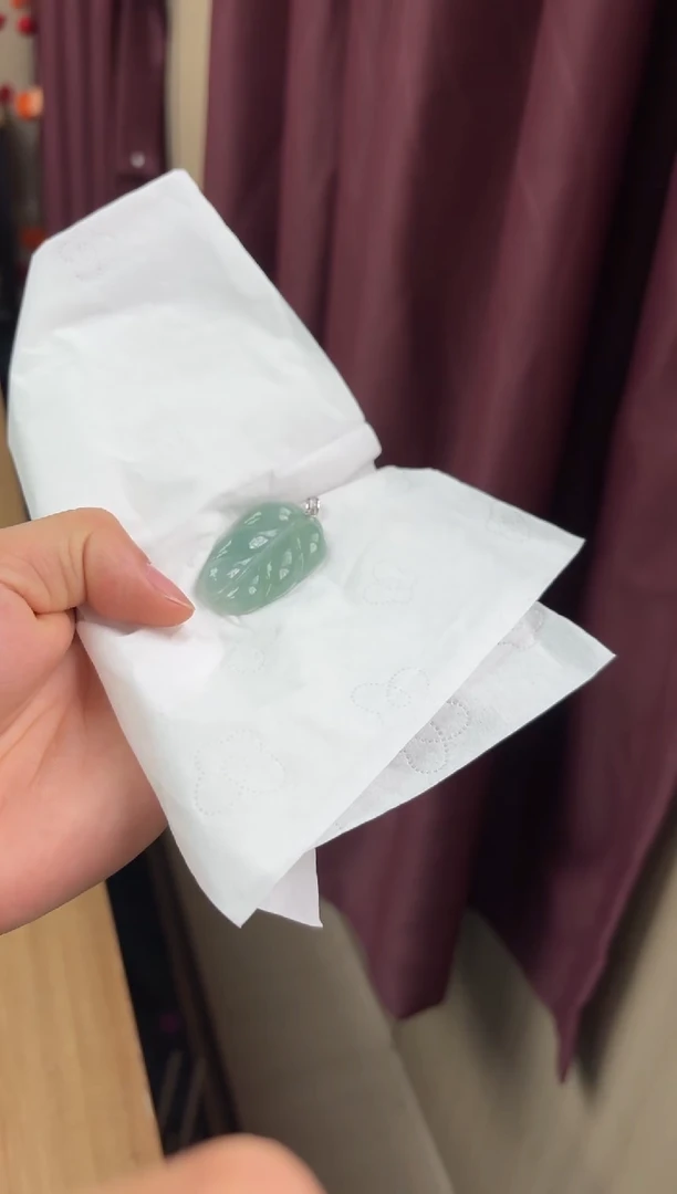 18K金镶嵌挂件翡翠（*）发一件叶子ZBAJC-JC1109A-YZ