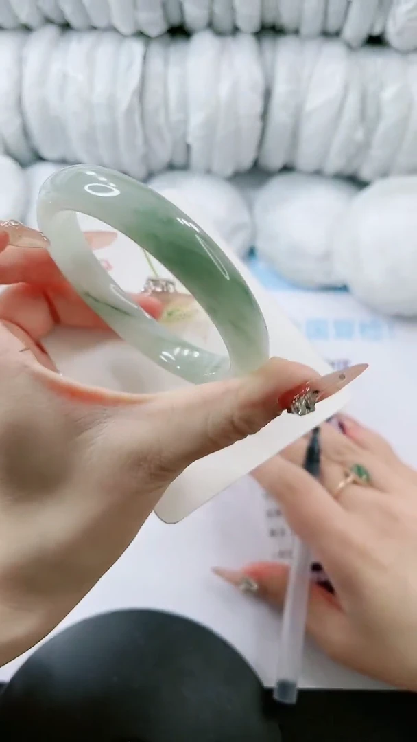 【闪购商品】石英质玉手镯未镶嵌多样性发货L45-62