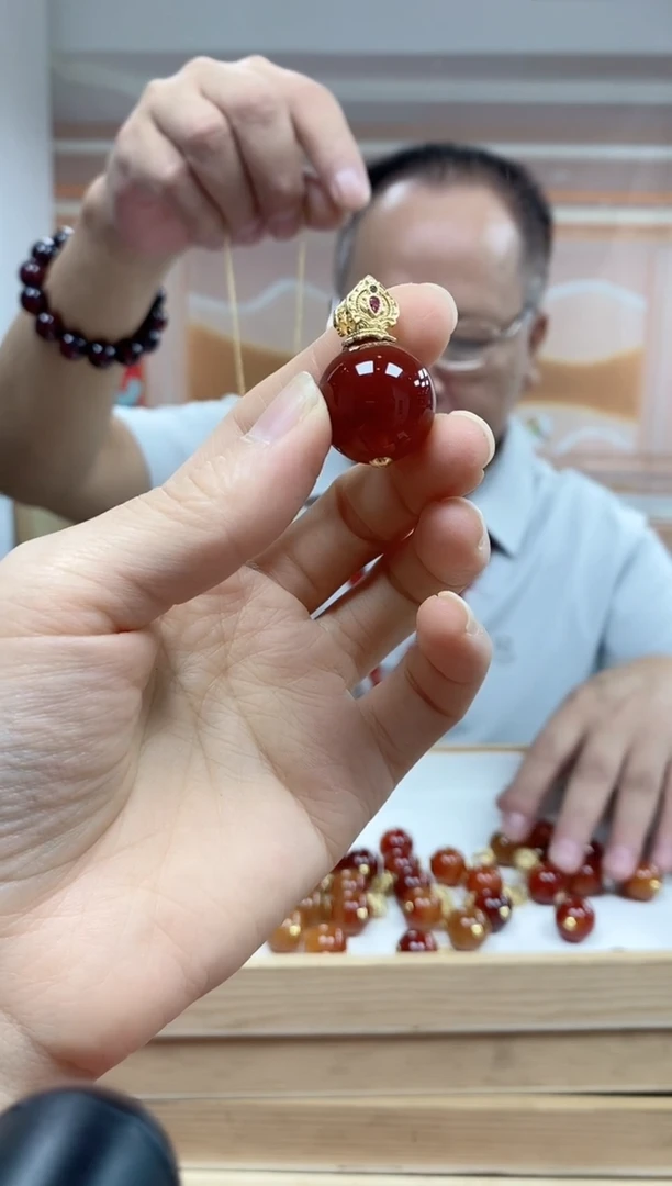 合金颈饰玛瑙/玉髓血离子单珠吊坠