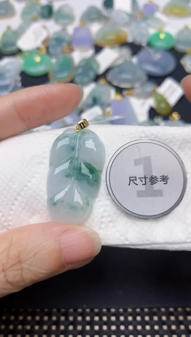 翡翠18K金镶嵌颈饰天然缅甸A货翡翠
