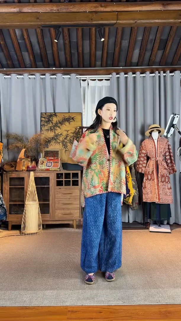 设计师款黄色羊毛彩绣外套