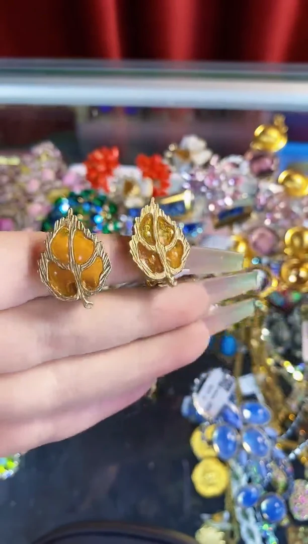 瓷片楚楚中古珠宝甄选不退换