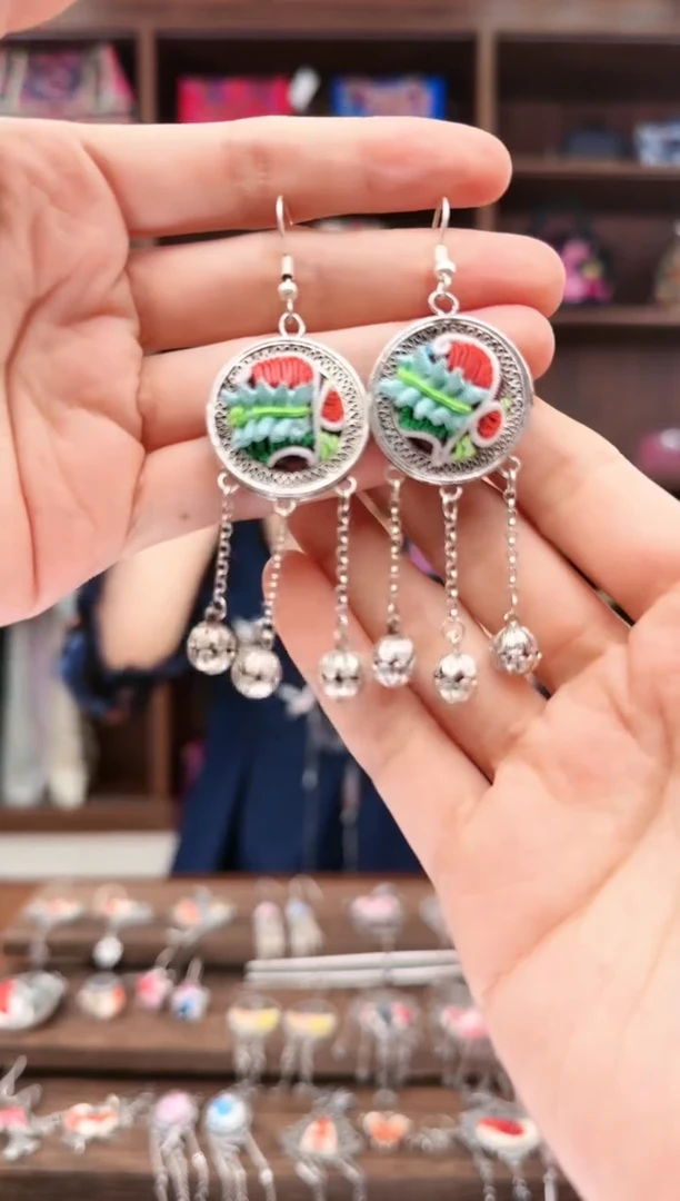 【闪购商品】织绣01蚩梦苗族古绣