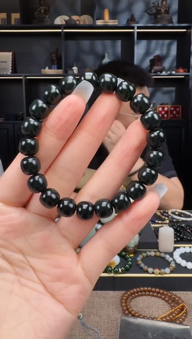 和田玉未镶嵌颈饰10mm塔青老型手串