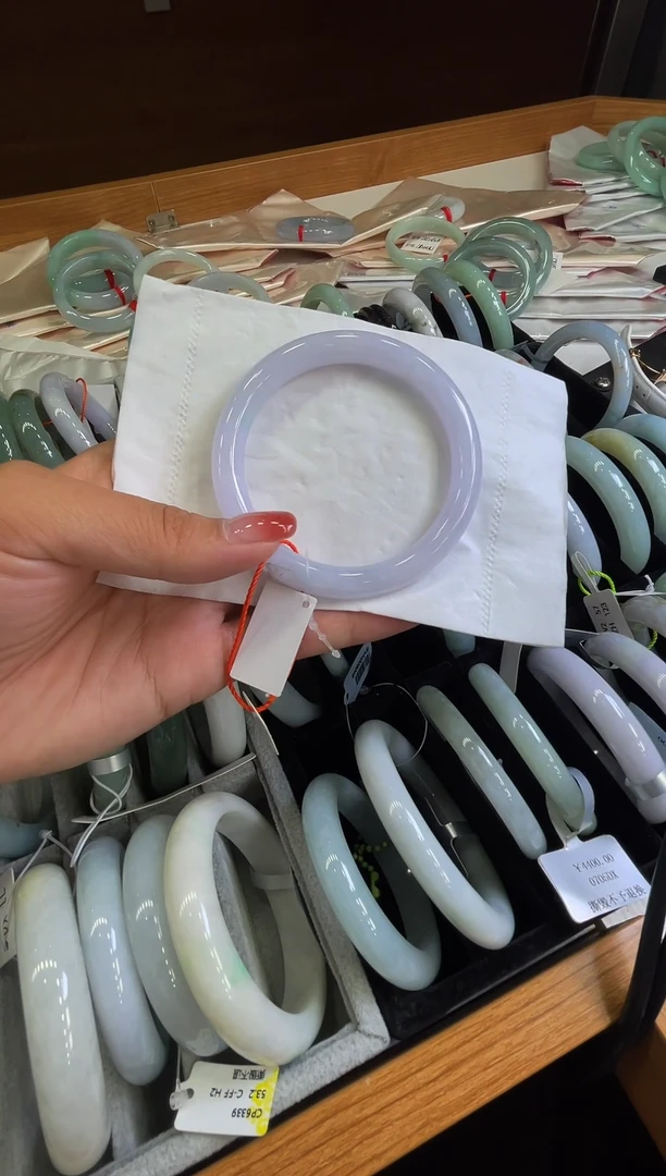未镶嵌手镯翡翠半***?天然缅甸翡翠A货