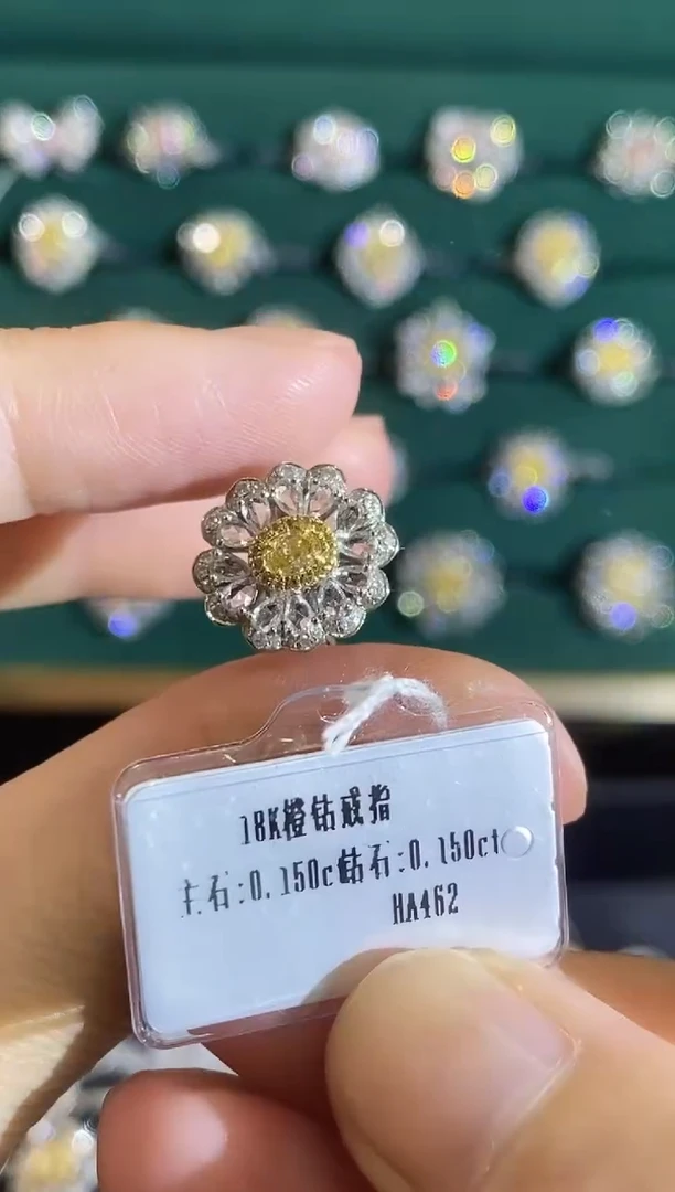 18K金镶嵌戒指钻石111