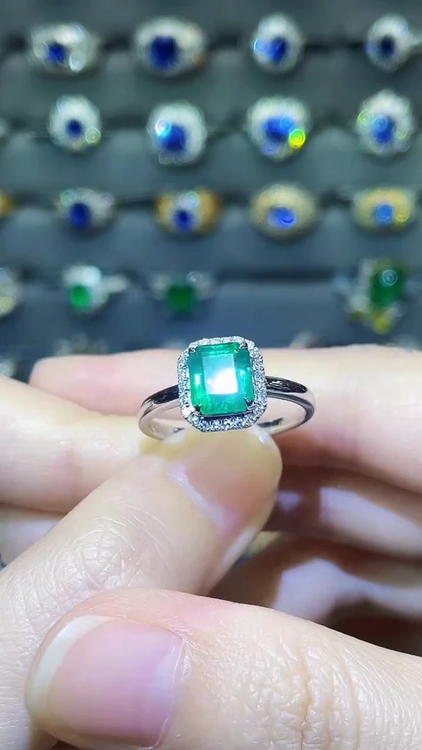 祖母绿戒指18K金镶嵌1.48ct