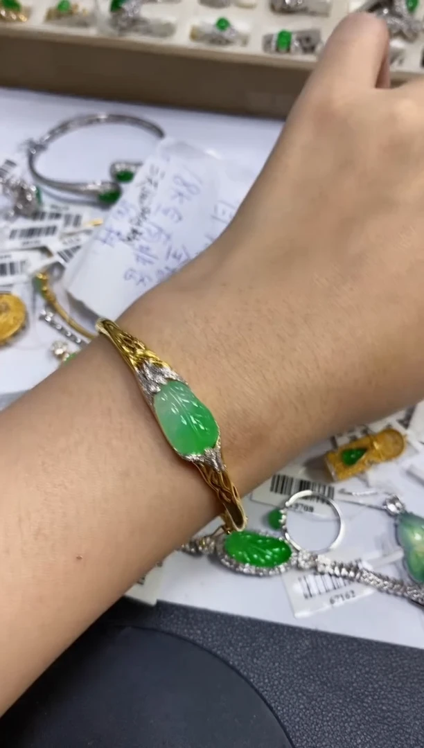 18K金镶嵌手镯翡翠小* 18K金镶嵌 手镯 翡翠