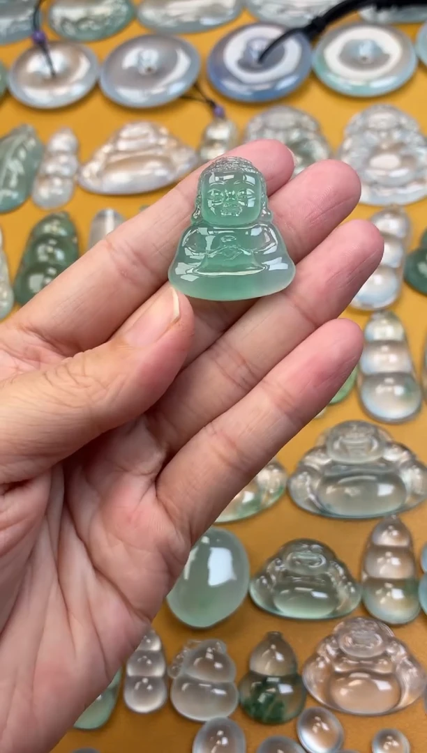 吊坠(不含链)未镶嵌翡翠宝宝佛 28.6 25.2 6.7