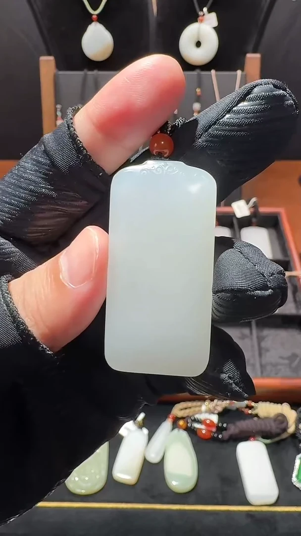 颈饰未镶嵌和田玉晶***_1