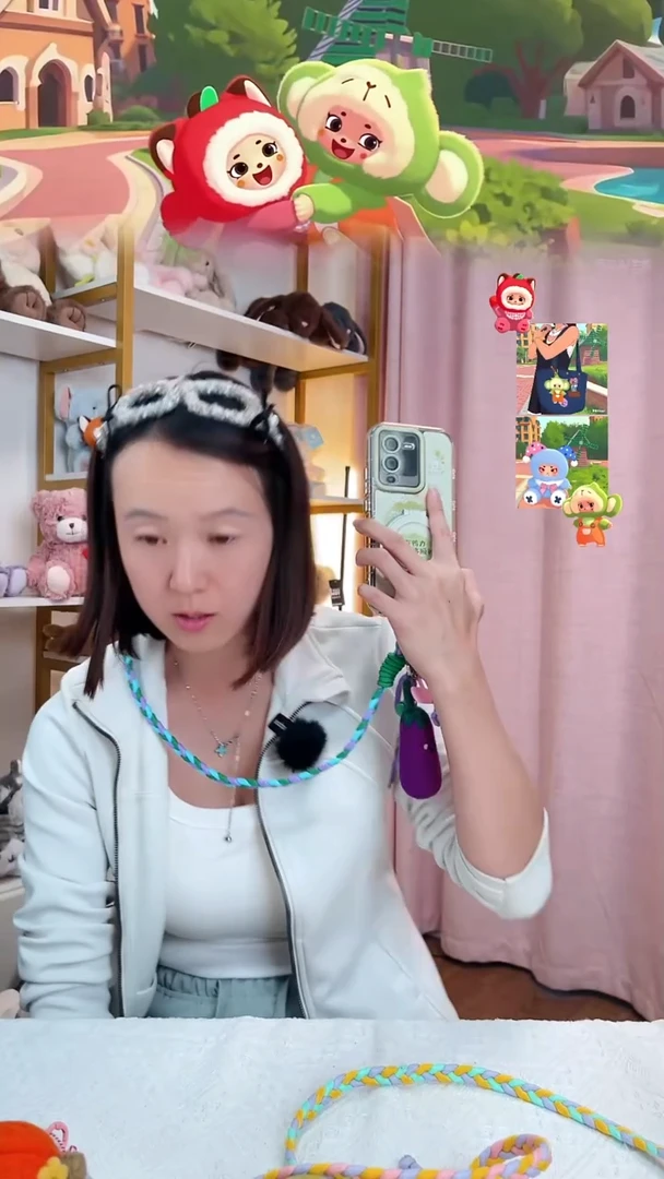 毛绒羊毛毡茄子手机链
