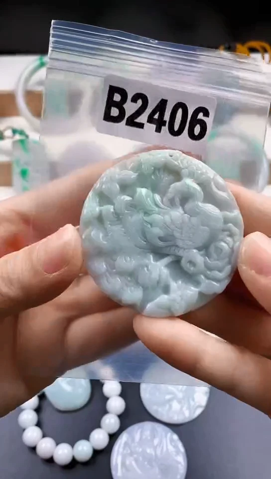 颈饰未镶嵌翡翠天然翡翠吊坠挂件