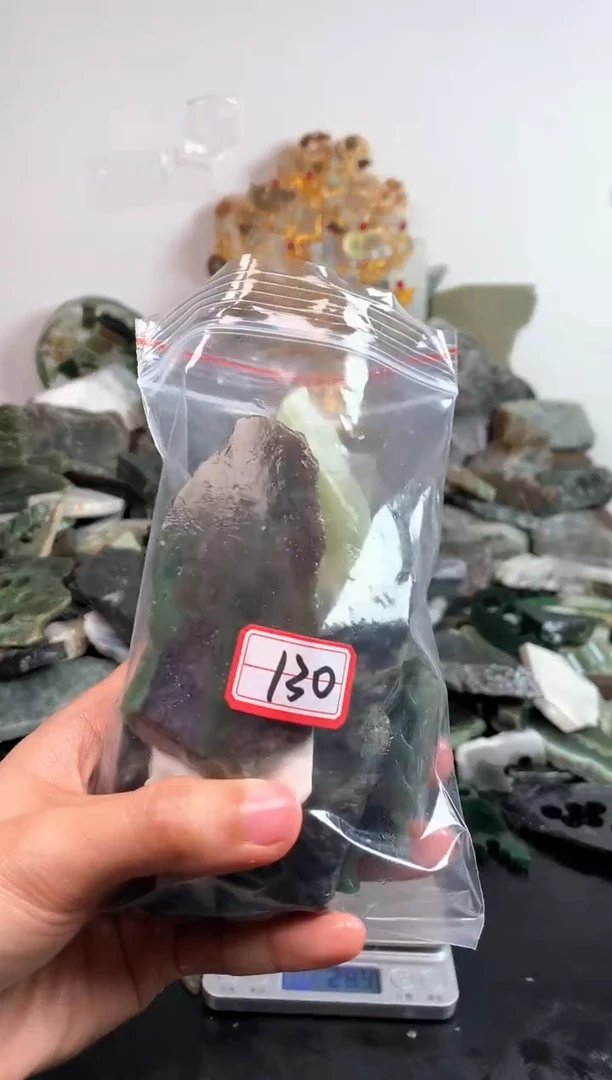 未镶嵌和田玉摆件130