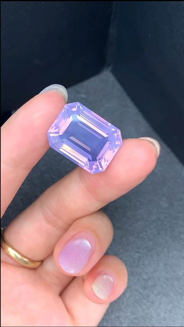 水晶珠宝半成品未镶嵌23.76克拉