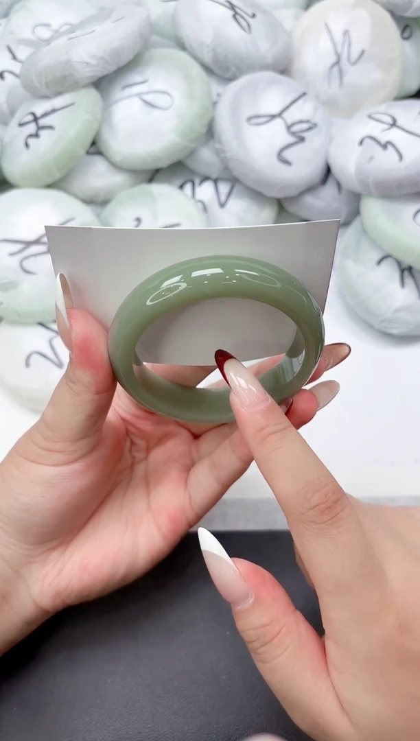 未镶嵌手镯石英质玉260-57.6