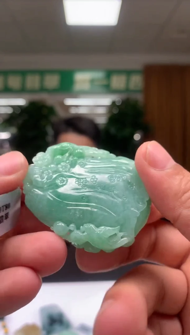 未镶嵌定制翡翠?****?          *8585885