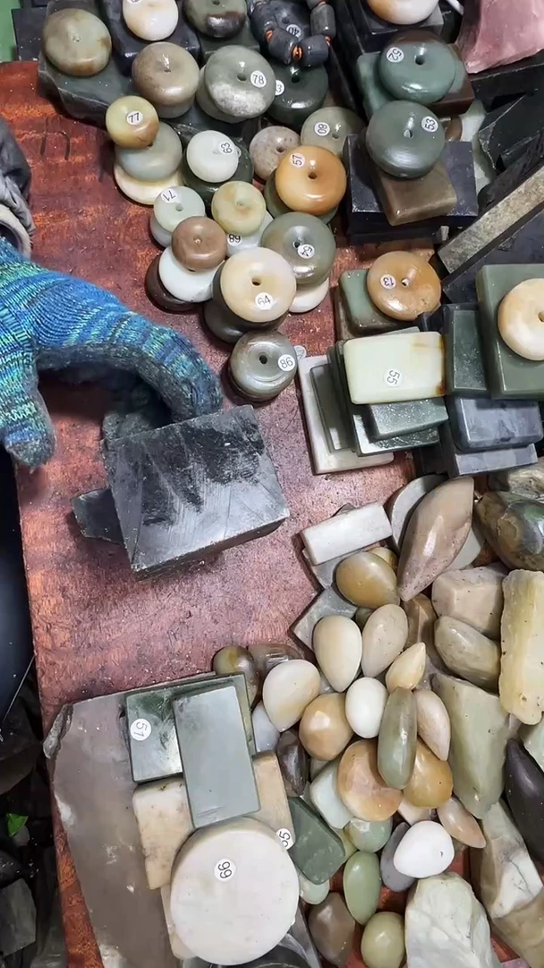 未镶嵌和田玉珠宝半成品1