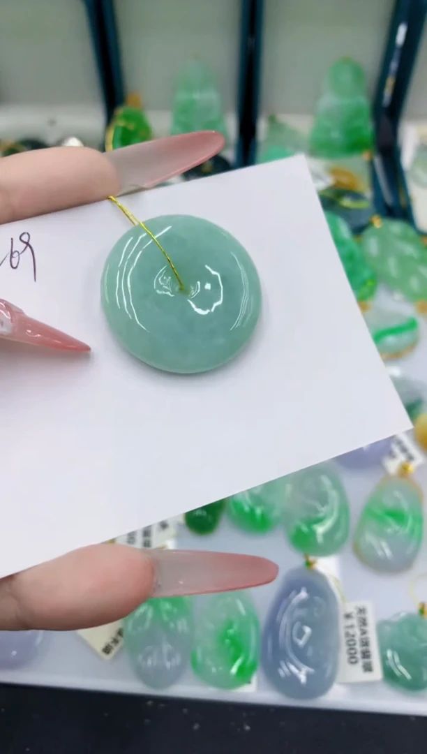 翡翠未镶嵌颈饰11111111111111