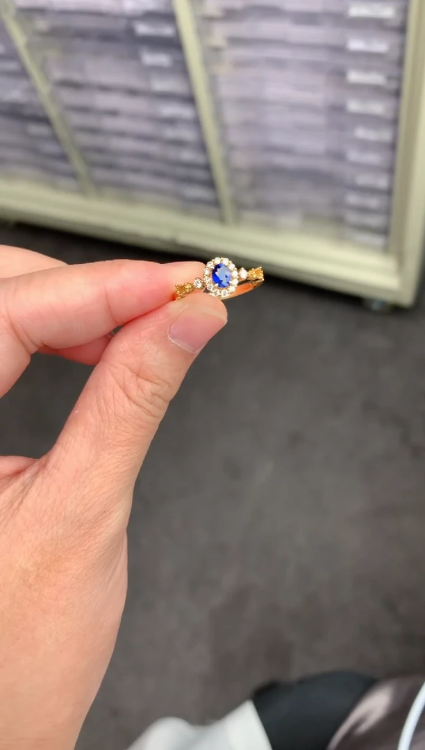 【闪购商品】蓝宝石戒指18K金镶嵌31分皇家蓝戒指