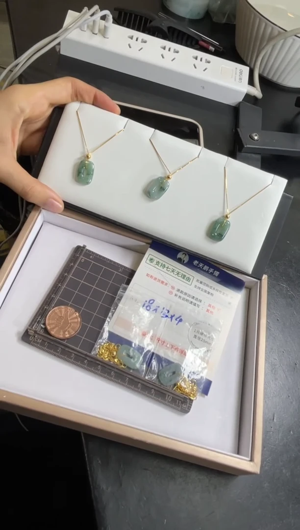 翡翠未镶嵌挂件方扣FL9配链/多样性发其一CP